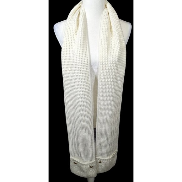Michael Kors Cream Knit Rectangle Scarf With Pockets - Picture 3 of 8